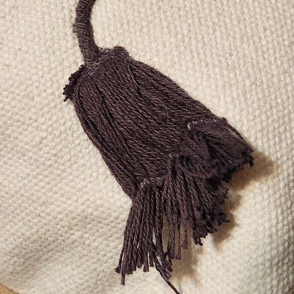 🇬🇪🔺️Ivory w/Tan 3D Lion Oversized 19x19 Square Throw Pillow - Picture 6 of 9